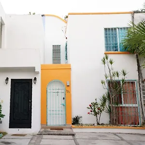 https://lovely-house-near-the-beach.tulum-hotels.net